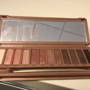 Naked 3 eyeshadow pallette